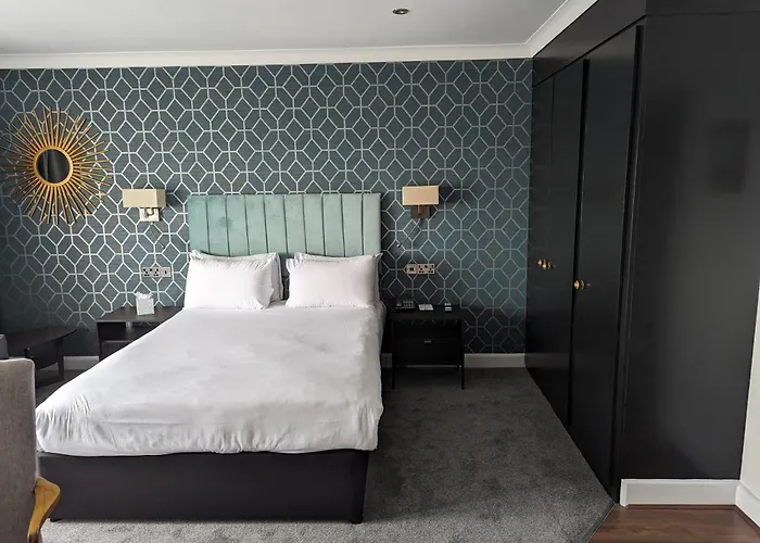 Top Bournemouth Hotels Offering Vibrant Entertainment